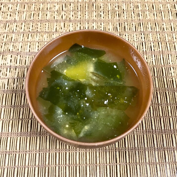 簡単☆ワカメたっぷり味噌汁